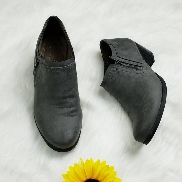 Natural Soul Shoes - Natural Soul Women's Distressed Zip up Booties 8